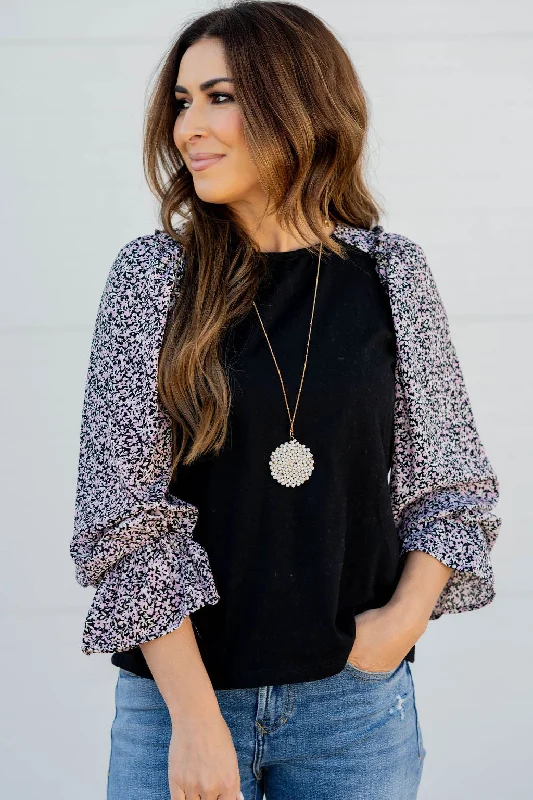 Weekend Discounts to Relish Dainty Daisies Statement Sleeve Tee