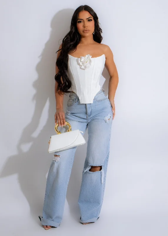 Weekend Discounts to Relish Personal Growth Corset White