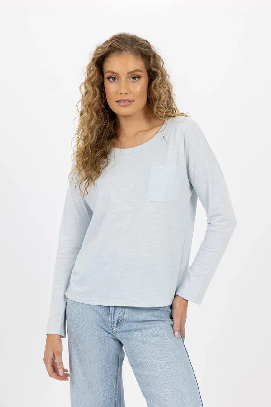 Closeout Deal Humidity Janie Tee