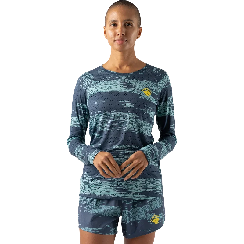 Weekend Specials to Savor Women's EZ Tee Perf Long Sleeve Trail