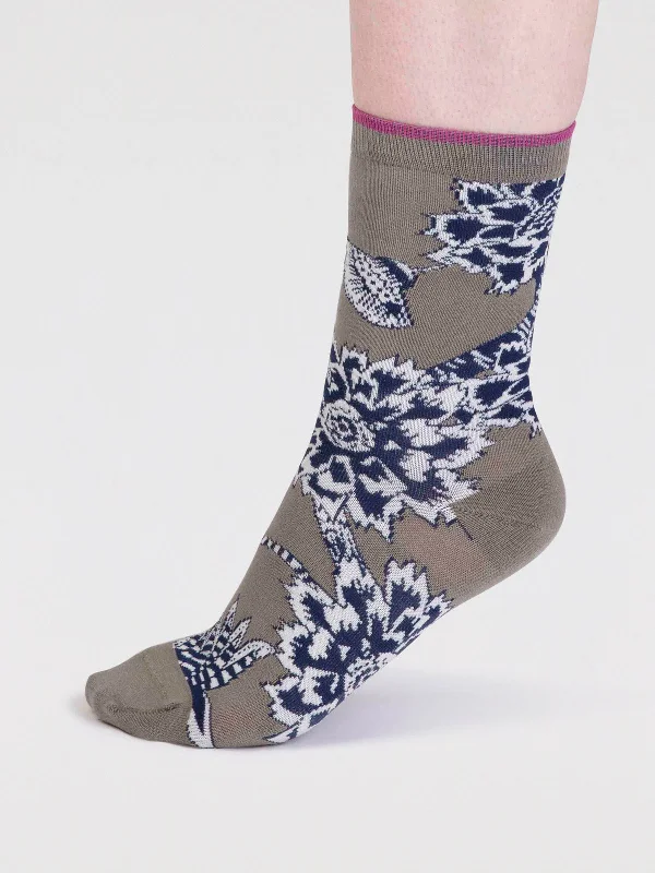 Time-Limited Offer Freja Organic Cotton Abstract Flower Socks - Pea Green