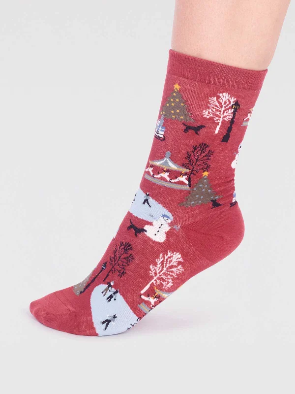 Crazy Deal Gloria Organic Cotton Christmas Scene Sock - Brick Red