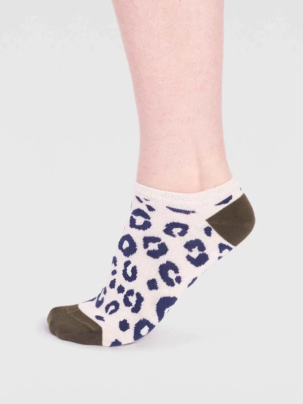 Cash Savings Reese Bamboo Leopard Print Trainer Socks - Cream