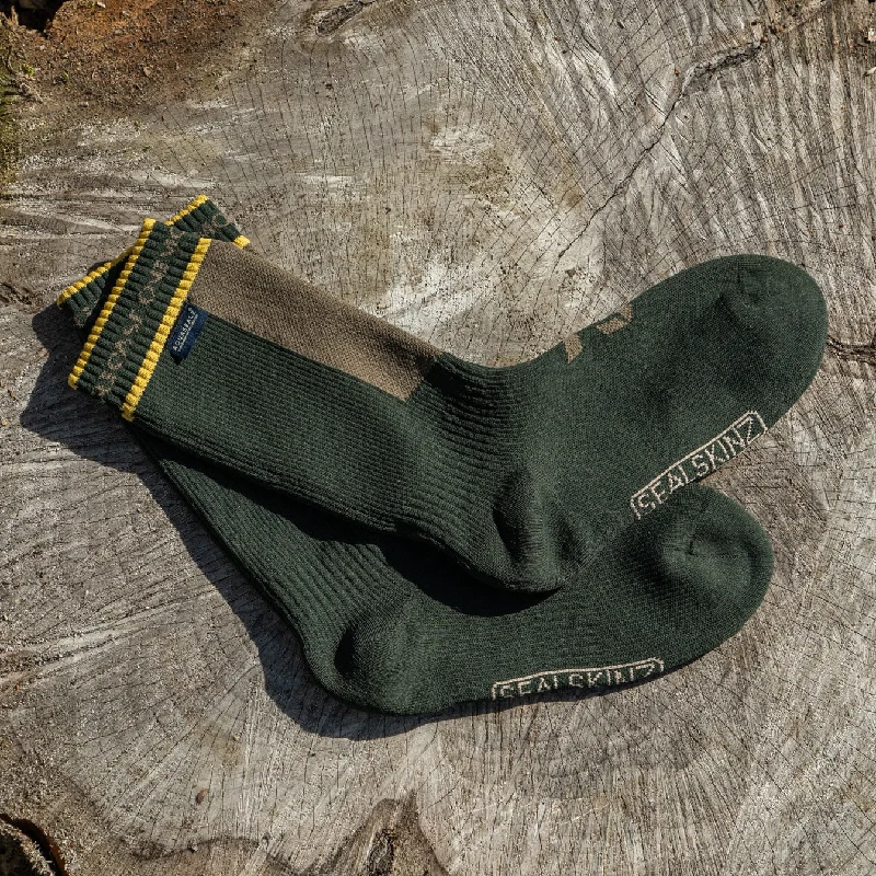 Weekend Shopping Bliss Waterproof Cold Weather Mid OMC Sock