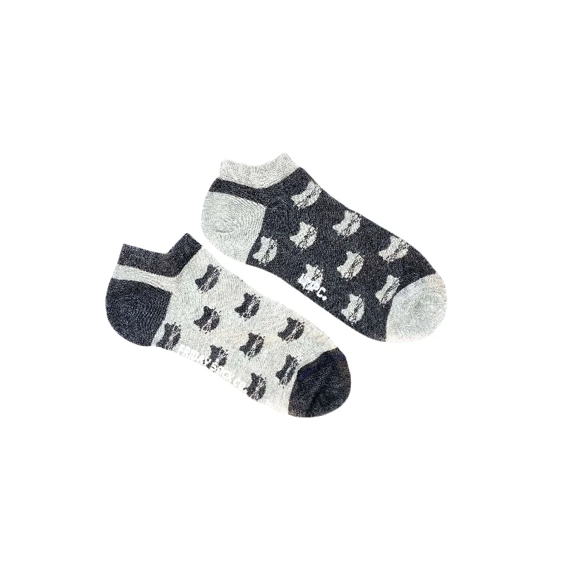 Don't Miss Out Women's Inverted Grey Cat Ankle Socks